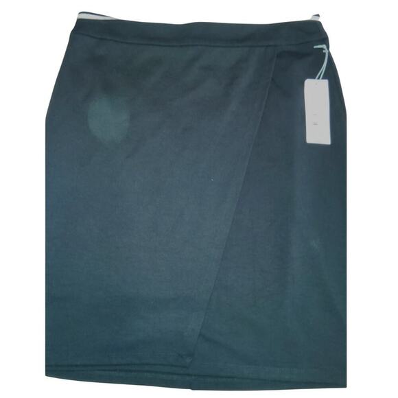 Liz Claiborne Black Pleated Skirt Women’s Size 10 Zipper Back Career Skirt NWT - Picture 3 of 12